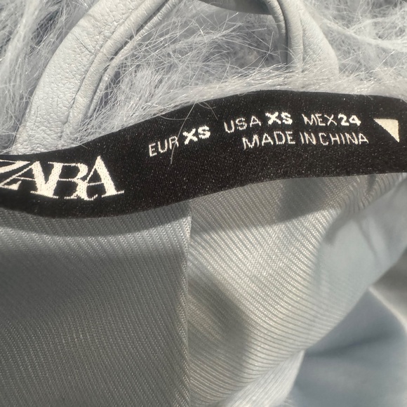 Faux leather trench with faux fur collar - Picture 6 of 7